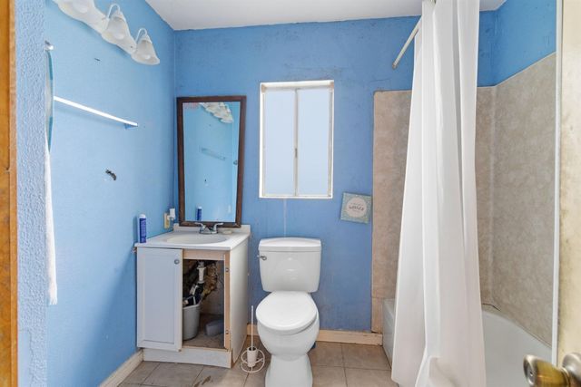 205 3rd St, Ripon, CA 95366