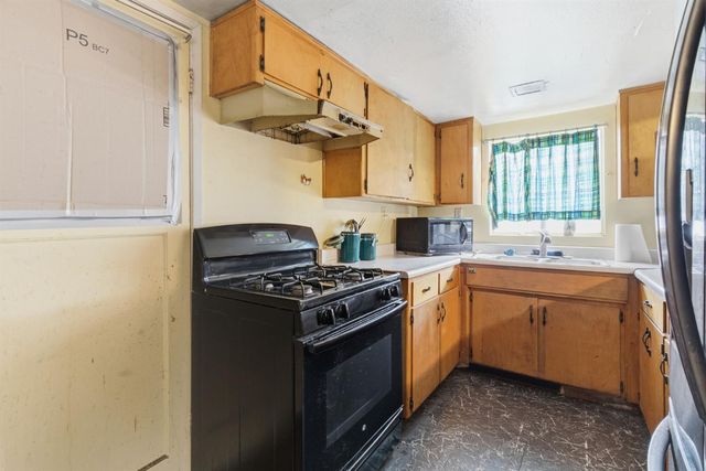 205 3rd St, Ripon, CA 95366