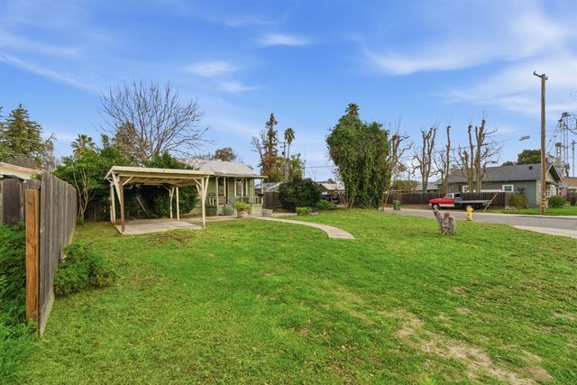 205 3rd St, Ripon, CA 95366