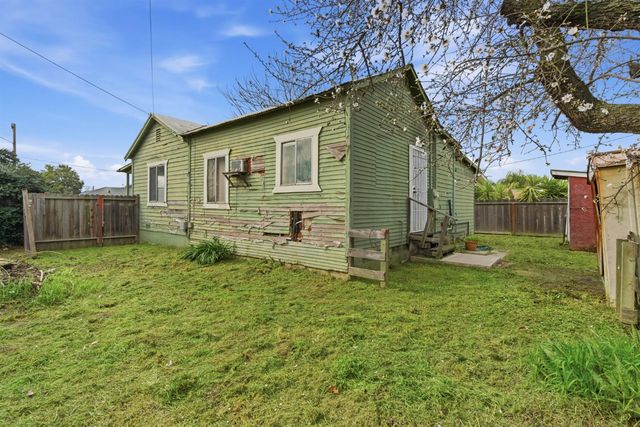 205 3rd St, Ripon, CA 95366