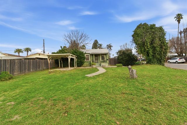 205 3rd St, Ripon, CA 95366