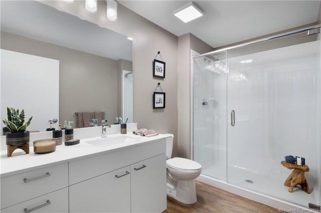 850 South Pacific Street 2001, Stamford, CT 06902