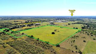 735 State Highway 97 E, Floresville, TX 78114