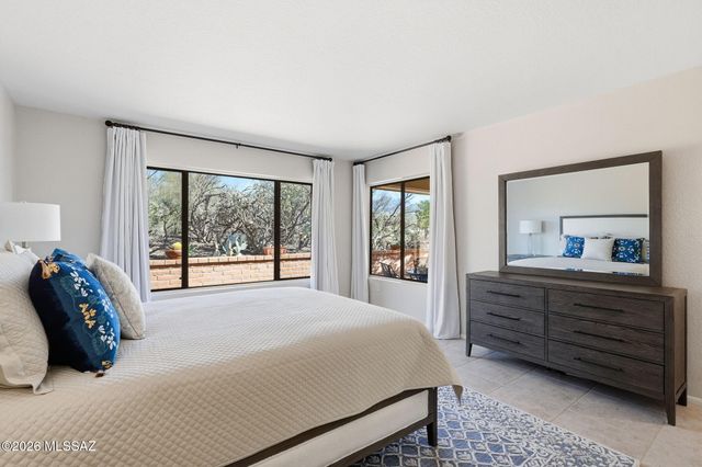 13974 N Green Tree Drive, Oro Valley, AZ 85755