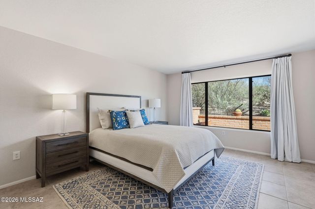 13974 N Green Tree Drive, Oro Valley, AZ 85755