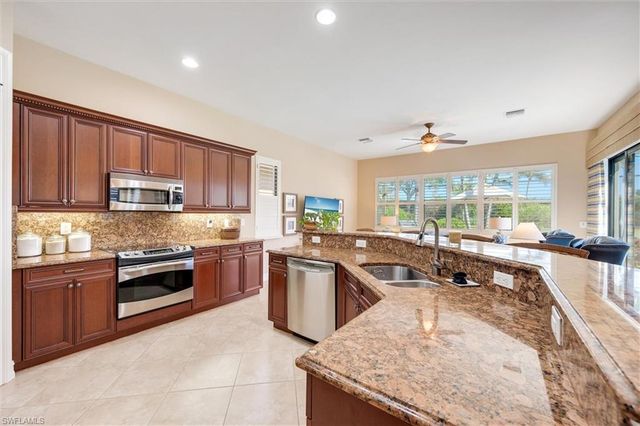 7660 Cottesmore DR, Naples, FL 34113