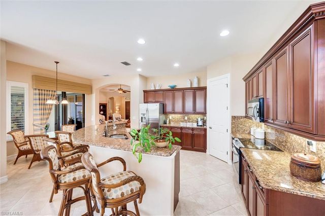 7660 Cottesmore DR, Naples, FL 34113