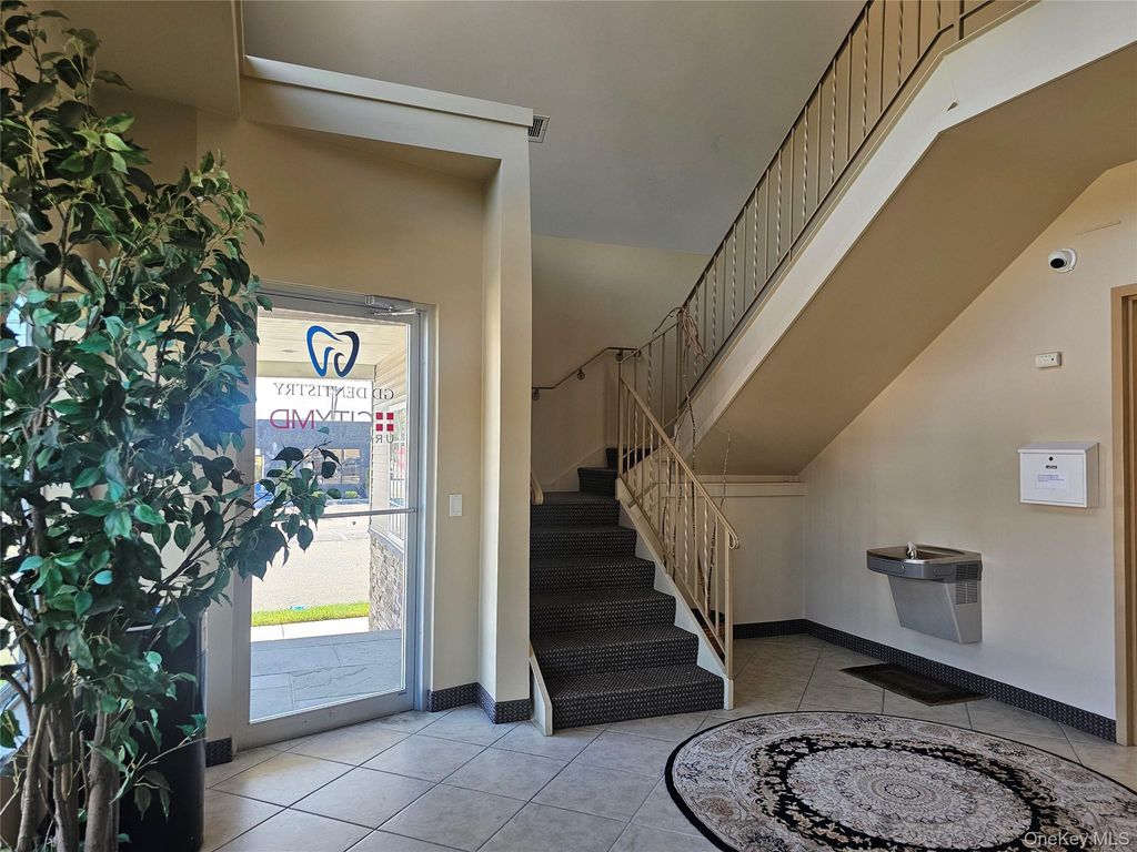 234 W Jericho Turnpike, Huntington, NY 11746 — photo 3
