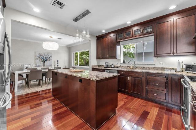 8 Pinta Road, Miami, FL 33133