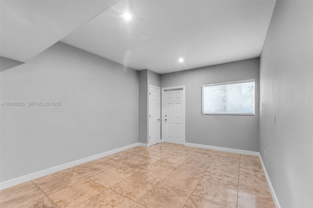 8 Pinta Road, Miami, FL 33133