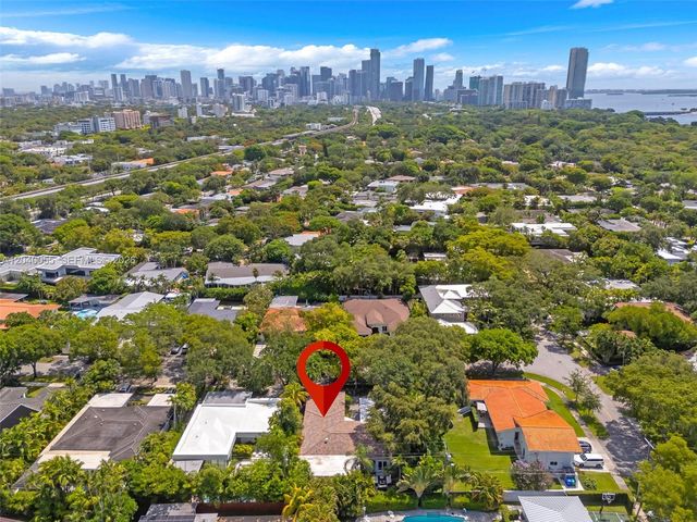 8 Pinta Road, Miami, FL 33133