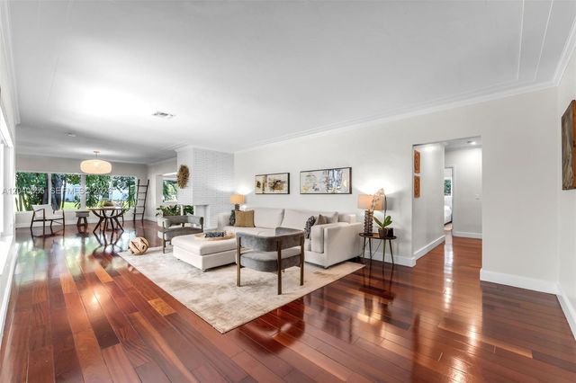8 Pinta Road, Miami, FL 33133