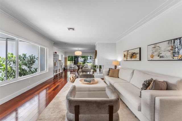 8 Pinta Road, Miami, FL 33133