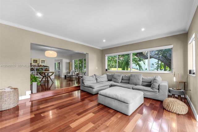 8 Pinta Road, Miami, FL 33133