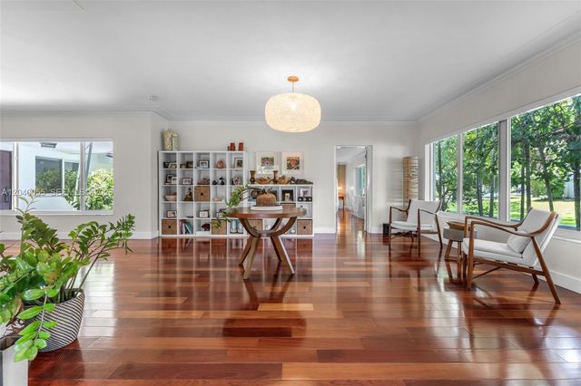 8 Pinta Road, Miami, FL 33133