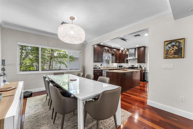 8 Pinta Road, Miami, FL 33133