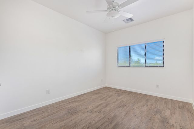 2063 E Lemon Street 1004, Tempe, AZ 85281