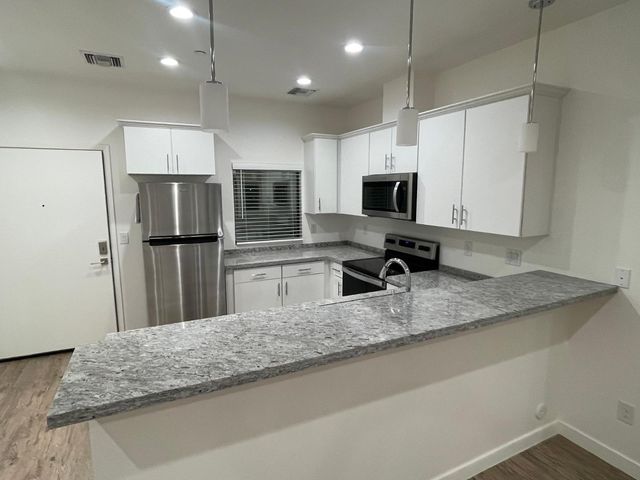 2063 E Lemon Street 1004, Tempe, AZ 85281