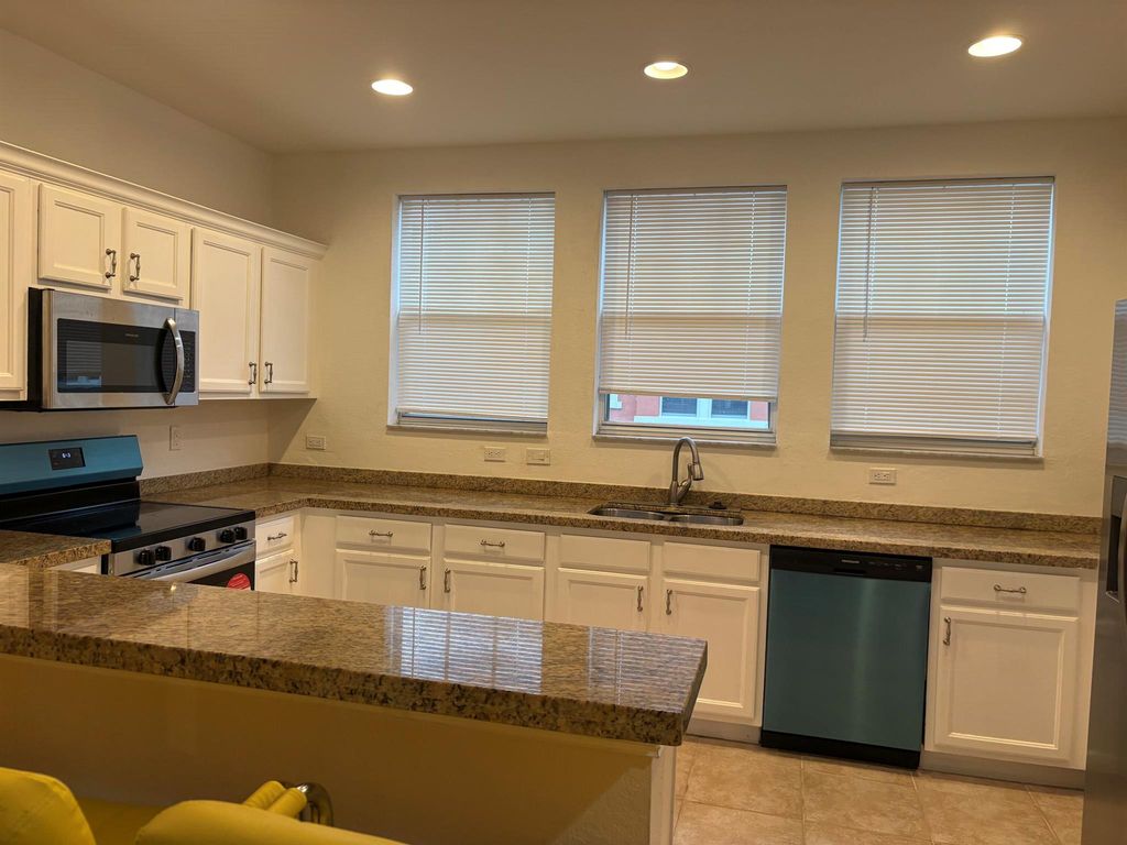 833 Millbrae Court 4, West Palm Beach, FL 33401