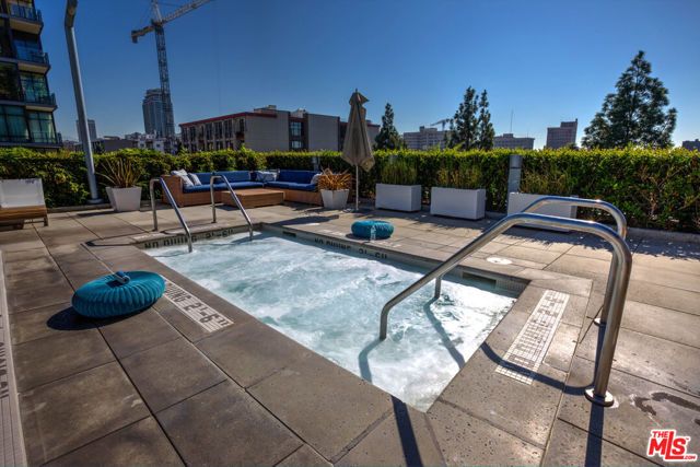 1155 S Grand Avenue 707, Los Angeles, CA 90015