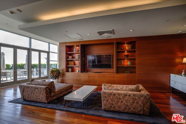 1155 S Grand Avenue 707, Los Angeles, CA 90015