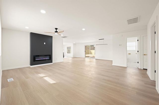 5837 NW 88th Street, Oklahoma City, OK 73132