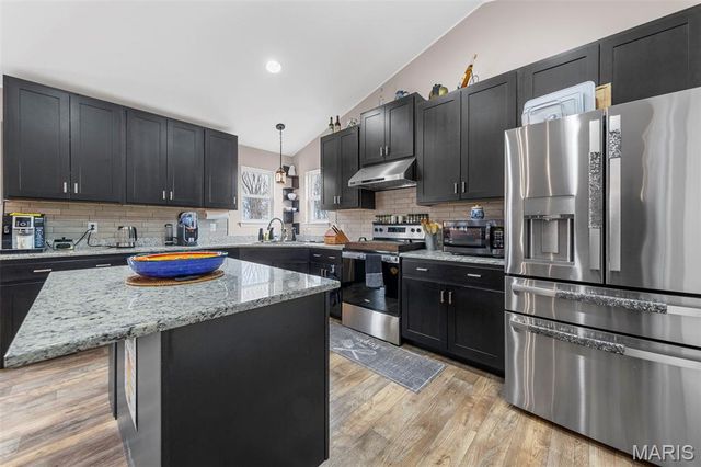 70 Whiteside Estates Drive, Silex, MO 63377