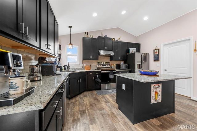 70 Whiteside Estates Drive, Silex, MO 63377