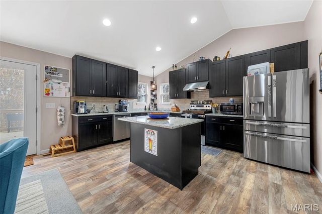 70 Whiteside Estates Drive, Silex, MO 63377