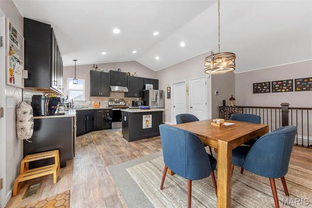 70 Whiteside Estates Drive, Silex, MO 63377