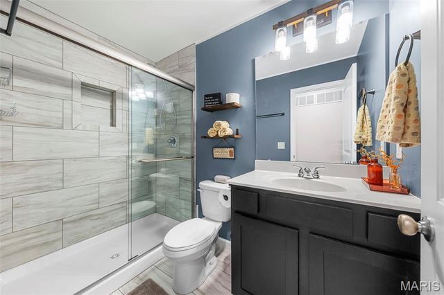 70 Whiteside Estates Drive, Silex, MO 63377