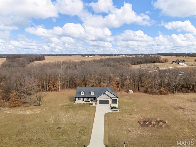 70 Whiteside Estates Drive, Silex, MO 63377