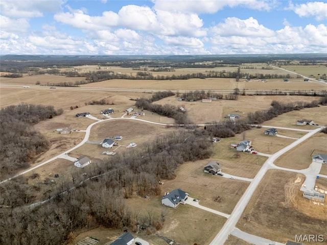 70 Whiteside Estates Drive, Silex, MO 63377