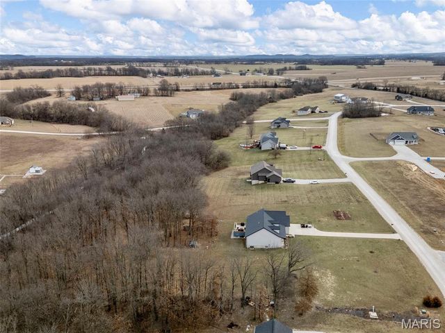 70 Whiteside Estates Drive, Silex, MO 63377