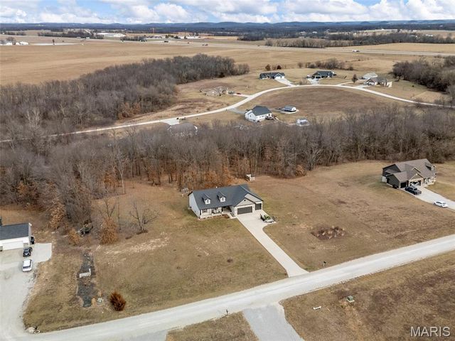 70 Whiteside Estates Drive, Silex, MO 63377