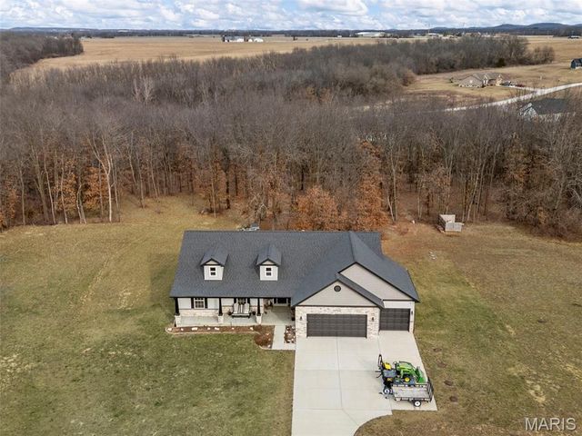 70 Whiteside Estates Drive, Silex, MO 63377