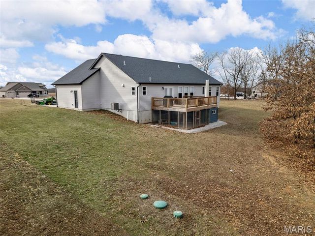 70 Whiteside Estates Drive, Silex, MO 63377