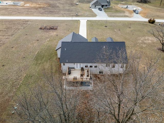 70 Whiteside Estates Drive, Silex, MO 63377