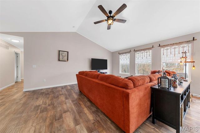 70 Whiteside Estates Drive, Silex, MO 63377