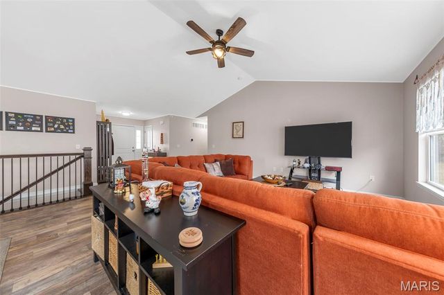 70 Whiteside Estates Drive, Silex, MO 63377