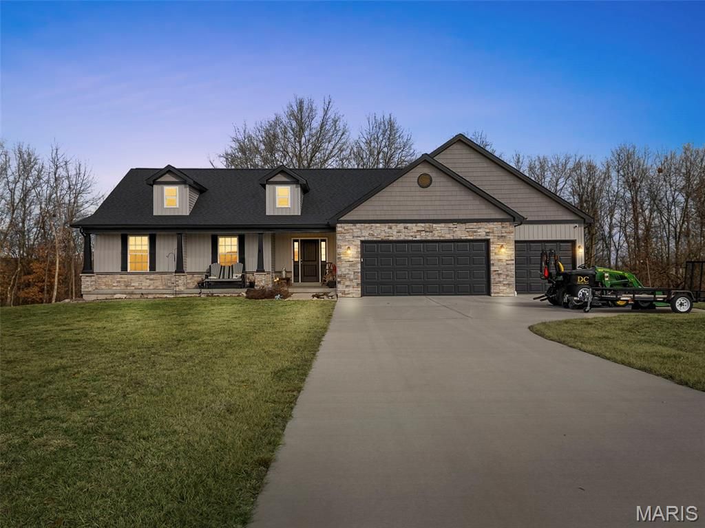 70 Whiteside Estates Drive, Silex, MO 63377