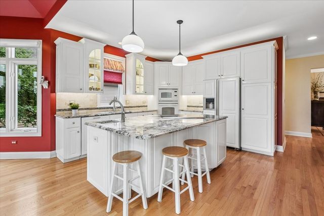 25022 W Palmer Court, Antioch, IL 60002