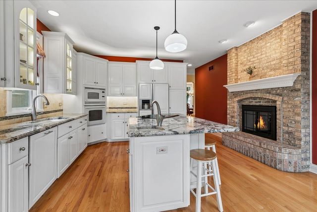 25022 W Palmer Court, Antioch, IL 60002