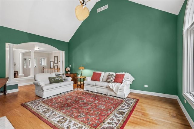 25022 W Palmer Court, Antioch, IL 60002