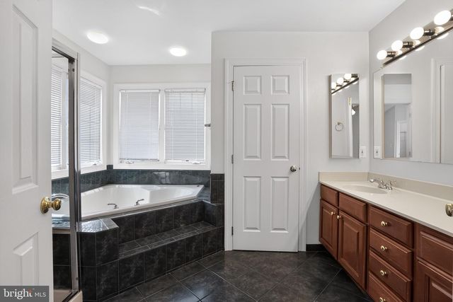4519 FAIR VALLEY DR, Fairfax, VA 22033