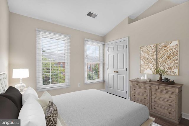 4519 FAIR VALLEY DR, Fairfax, VA 22033