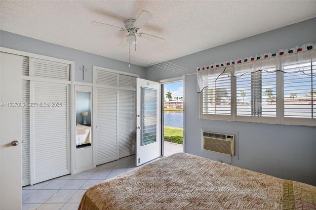 800 SW 10th Ter 11T, Hallandale Beach, FL 33009