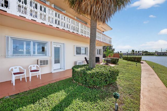 800 SW 10th Ter 11T, Hallandale Beach, FL 33009