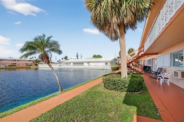 800 SW 10th Ter 11T, Hallandale Beach, FL 33009