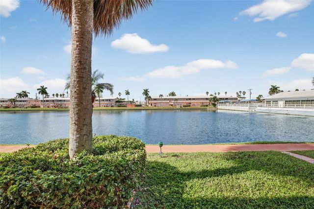 800 SW 10th Ter 11T, Hallandale Beach, FL 33009